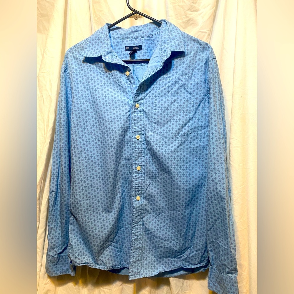 Mens Gap blue  button up shirt medium